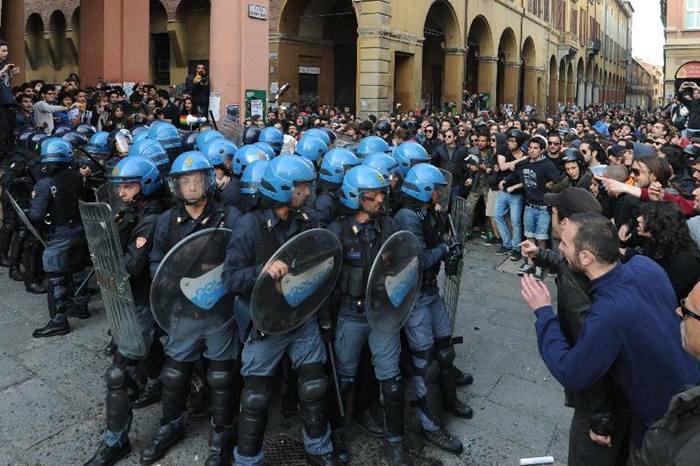 repressione studenti repressione studenti
